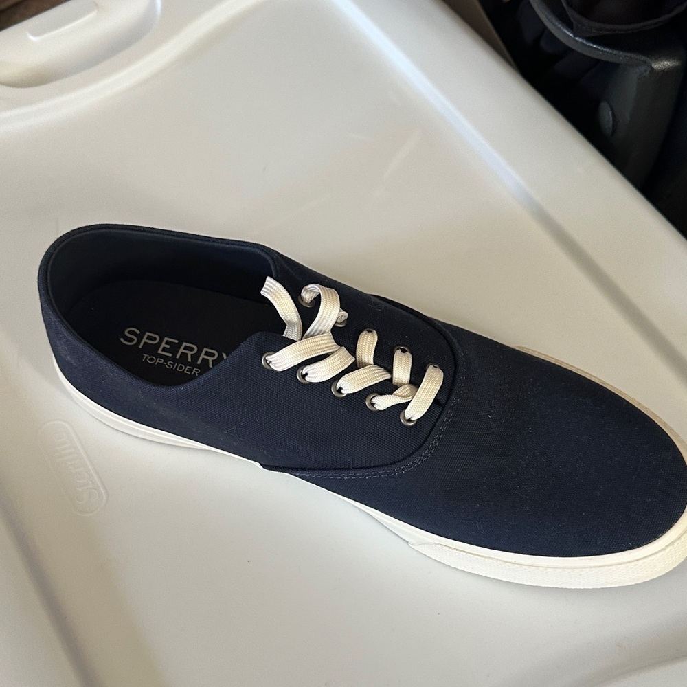 Sperry Men's Dark Blue Sneakers with White Details